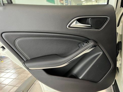 Used 2018 Mercedes-Benz GLA 250 4MATIC image 31