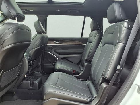 New 2026 Jeep Grand Cherokee L Limited image 9
