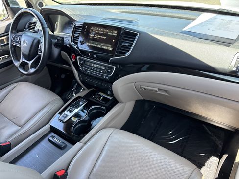 Used 2020 Honda Pilot Elite image 11