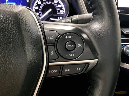 Certified 2022 Toyota Camry XLE w/ Navigation Upgrade Package FWD image 19