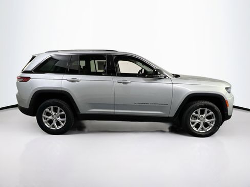 Used 2022 Jeep Grand Cherokee Limited image 4
