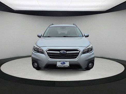 Used 2018 Subaru Outback 2.5i Limited image 3