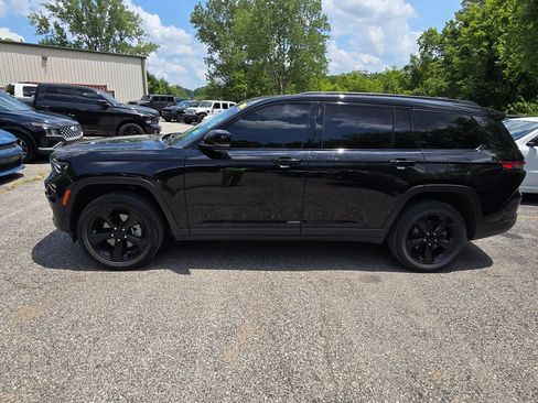 Used 2024 Jeep Grand Cherokee L Altitude AWD/4WD image 3