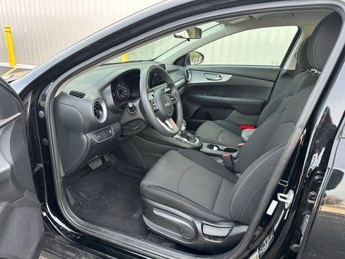 Used 2023 Kia Forte LXS image 8