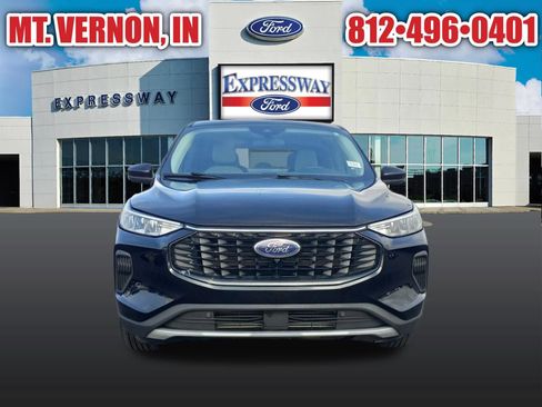 Used 2023 Ford Escape Active w/ Tech Pack #2 AWD/4WD image 4