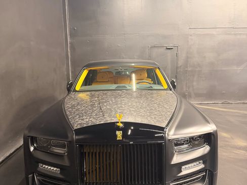 Used 2027 Rolls-Royce Phantom Sedan RWD image 3