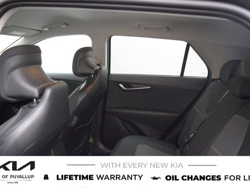 New 2026 Kia Niro LX image 12