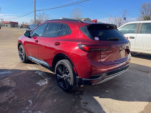 Used 2022 Buick Envision Essence w/ Technology Package II image 3