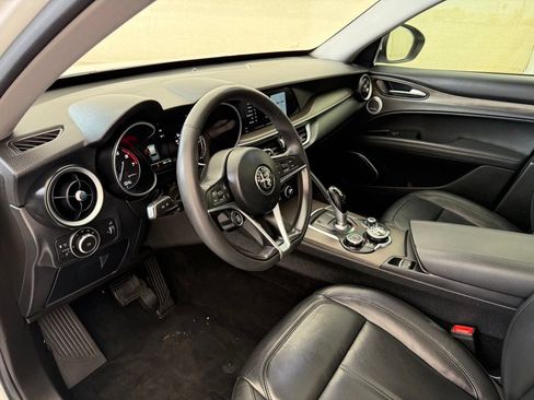 Used 2018 Alfa Romeo Stelvio Ti AWD/4WD image 24
