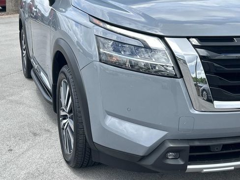 Used 2022 Nissan Pathfinder Platinum w/ Lighting Package (N93) AWD/4WD image 13