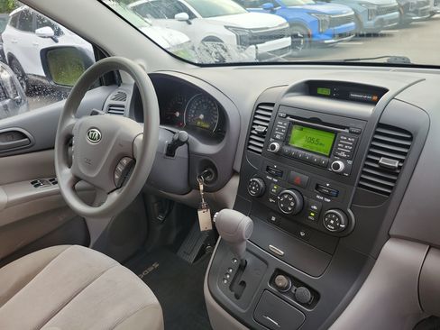 Used 2012 Kia Sedona LX FWD image 6