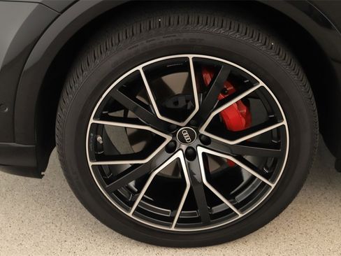 Certified 2023 Audi Q8 Premium Plus image 33