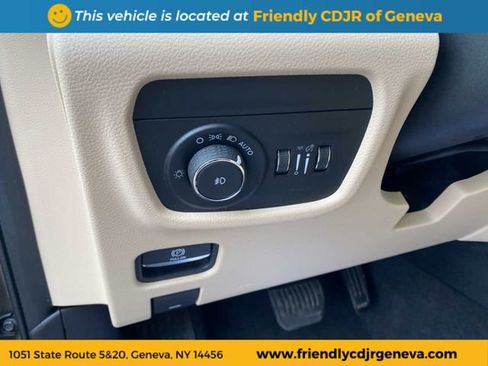 Used 2022 Jeep Grand Cherokee L Limited AWD/4WD image 26
