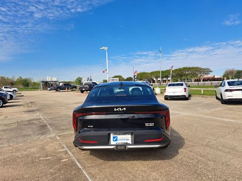 Used 2025 Kia K4 LXS image 6