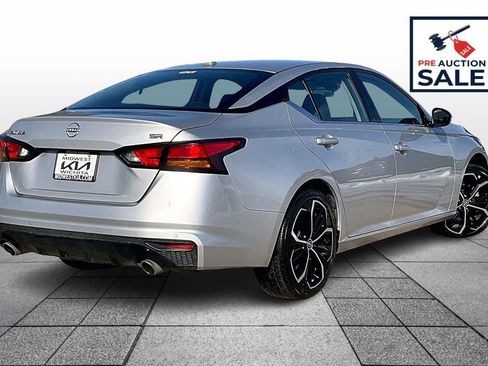 Used 2024 Nissan Altima 2.5 SR image 13