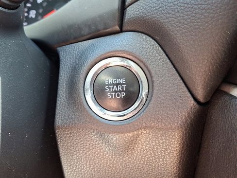 Used 2021 Toyota RAV4 XLE AWD/4WD image 24