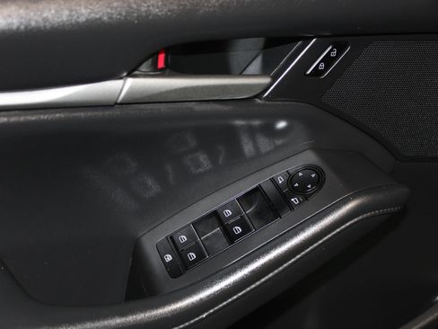 Used 2021 MAZDA MAZDA3 s FWD image 9