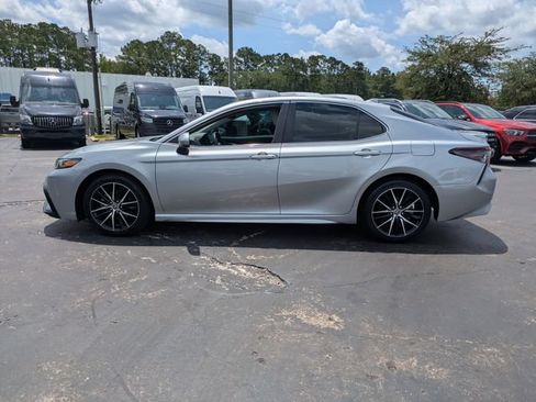 Used 2021 Toyota Camry SE FWD image 8