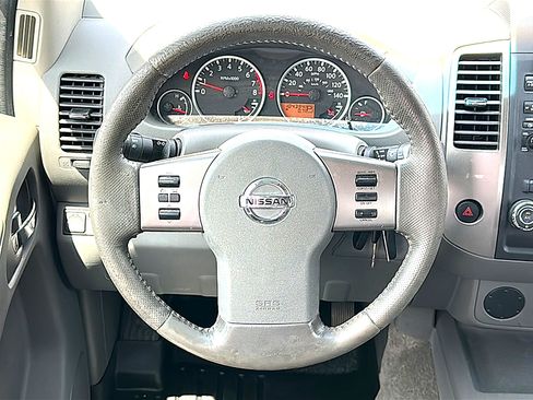 Used 2010 Nissan Frontier LE w/ LE Value Truck Pkg RWD image 21