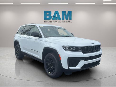 New 2026 Jeep Grand Cherokee Altitude image 1