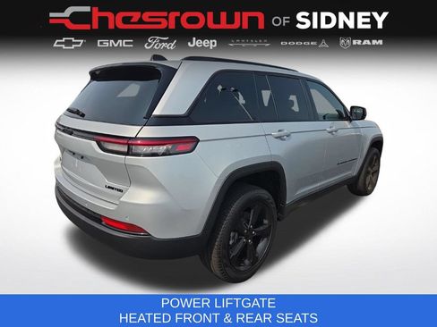 Used 2024 Jeep Grand Cherokee Limited w/ Black Appearance Package AWD/4WD image 5