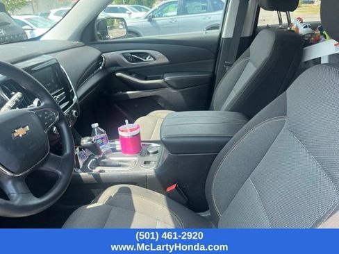 Used 2019 Chevrolet Traverse LS FWD image 2