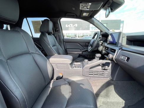 Used 2025 Toyota 4Runner TRD Off-Road AWD/4WD image 25