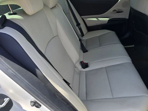 Used 2025 Lexus ES 300h w/ Premium Package FWD image 13