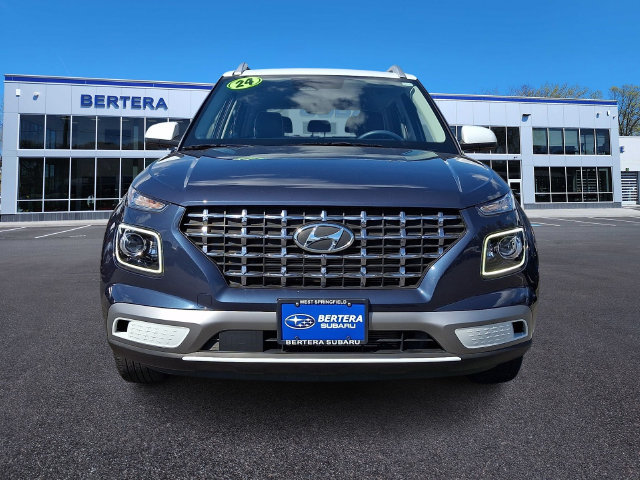 Used 2024 Hyundai Venue Limited FWD image 2