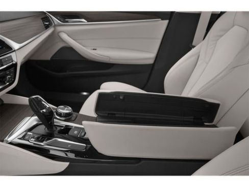 Used 2019 BMW 530i xDrive AWD/4WD image 15