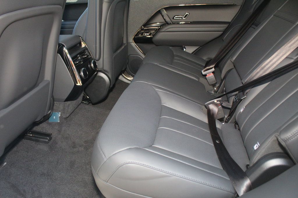 New 2025 Land Rover Range Rover Sport SE AWD/4WD image 13