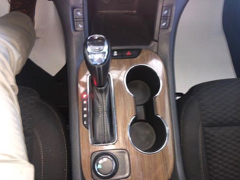 Used 2018 GMC Acadia SLE image 13