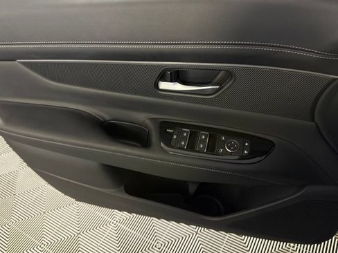 Used 2025 Nissan Murano SV FWD image 27