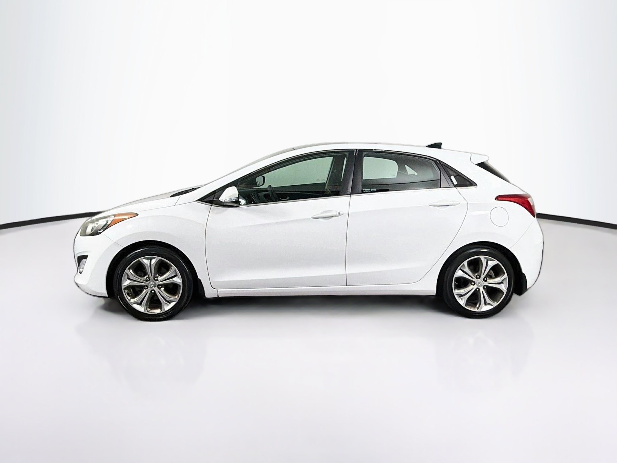 Used 2013 Hyundai Elantra GT w/ Style Pkg FWD image 4