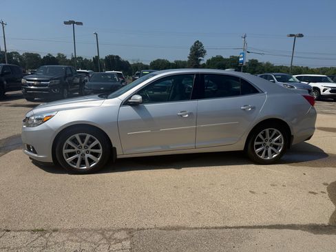 Used 2015 Chevrolet Malibu LT FWD image 17