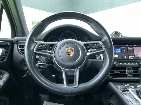 Used 2020 Porsche Macan image 19