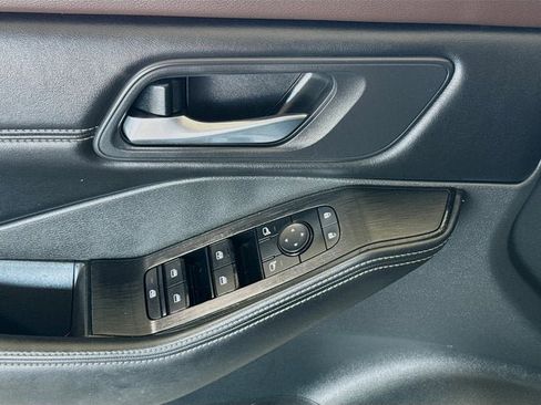 Certified 2022 Nissan Rogue SV w/ SV Premium Package image 17