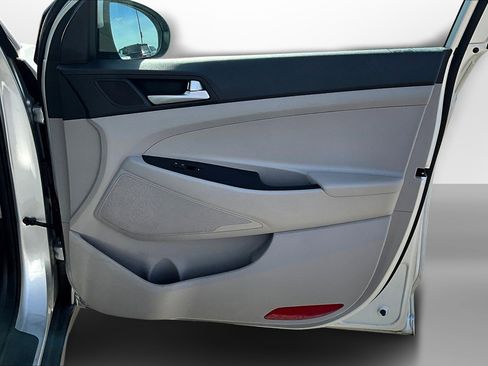 Used 2019 Hyundai Tucson SE w/ Cargo Package image 26