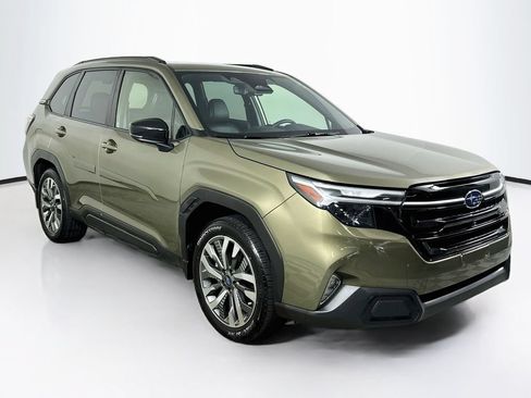 Used 2025 Subaru Forester Touring AWD/4WD image 2