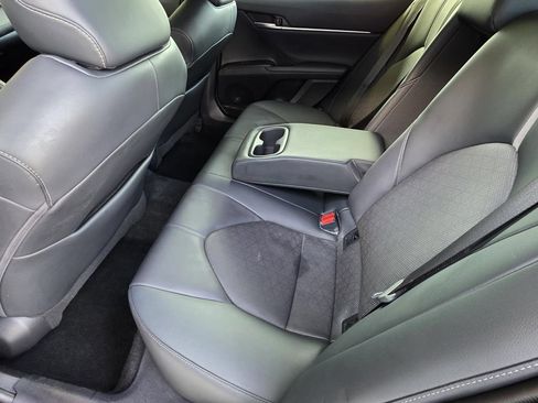 Used 2022 Toyota Camry XSE FWD image 10