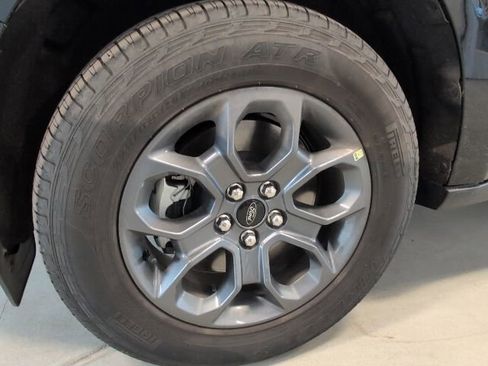 Certified 2025 Ford Maverick XLT w/ XLT Luxury Package AWD/4WD image 9
