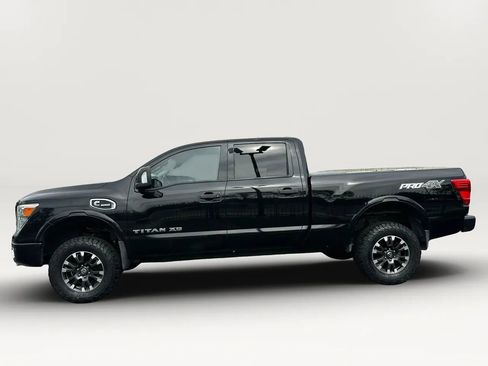 Used 2017 Nissan Titan PRO-4X w/ Pro-4x Convenience Package AWD/4WD image 16