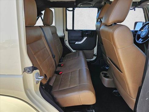 Used 2012 Jeep Wrangler Unlimited Rubicon AWD/4WD image 22