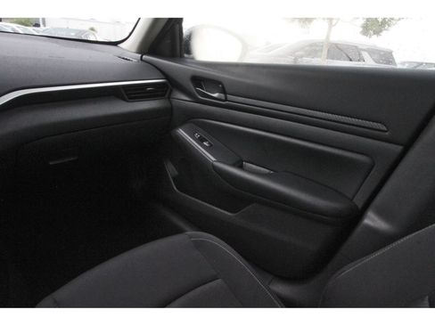 Certified 2025 Nissan Altima 2.5 S FWD image 14