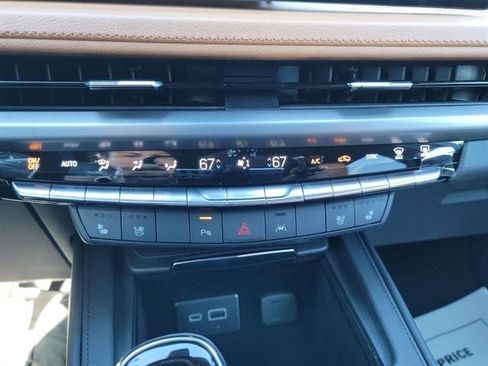 Used 2024 Cadillac XT4 Sport AWD/4WD image 19