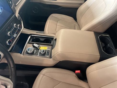Used 2024 Ford Expedition Max Limited image 13