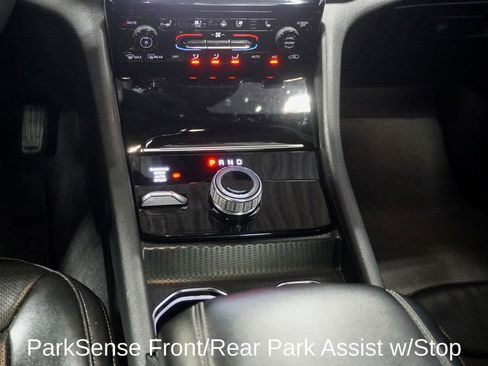 Used 2024 Jeep Grand Cherokee Limited w/ Luxury Tech Group II image 14