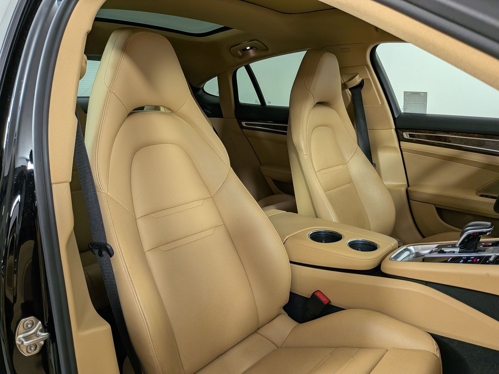 Used 2019 Porsche Panamera 4 AWD/4WD image 23