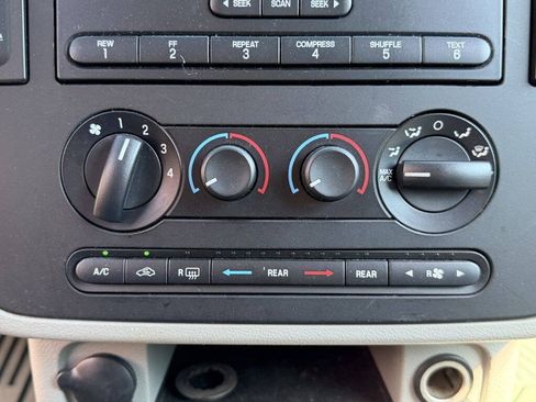 Used 2004 Ford Freestar SEL FWD image 21