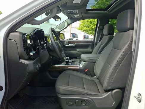 Used 2026 Chevrolet Silverado 1500 LT Trail Boss w/ Convenience Package II AWD/4WD image 13